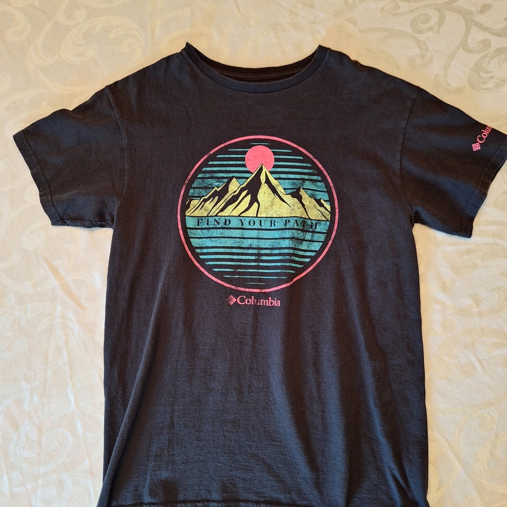 Columbia Black and Pink Short Sleeve Tee with Nature Graphic